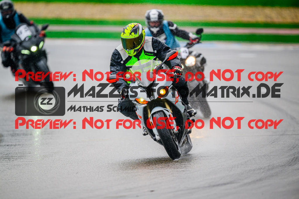 MaZZes_FotoMatrix_240521_6007705_5641 | INST