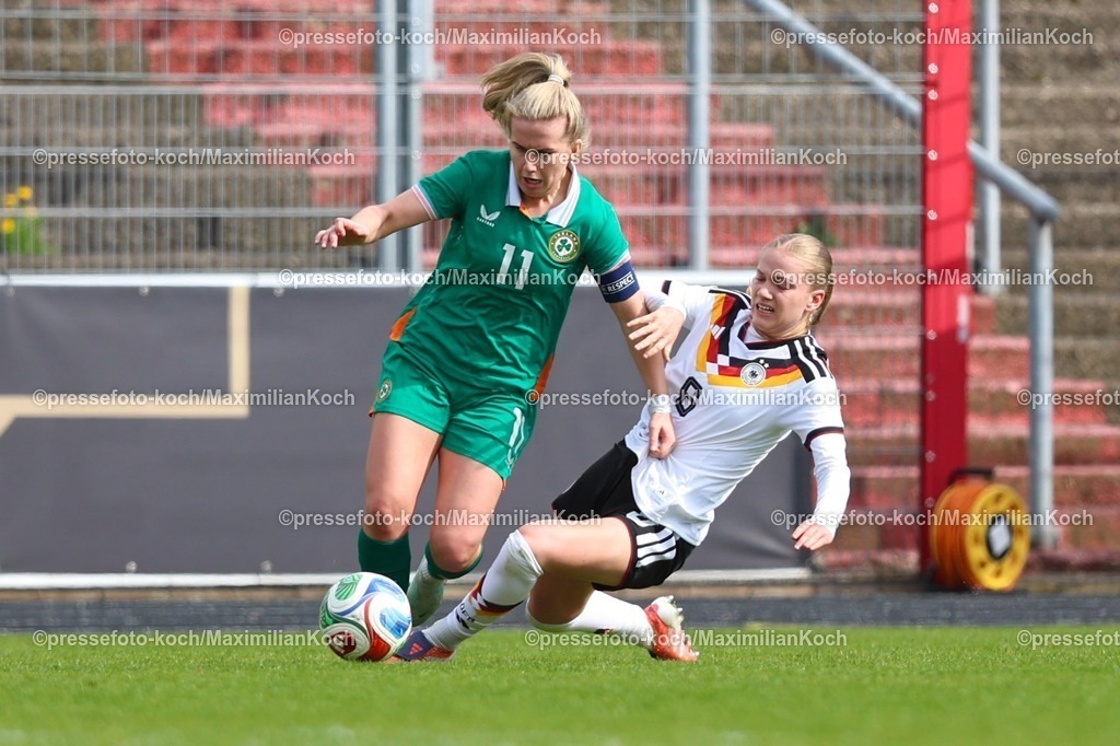 xKWIx10042601045 | 2026.04.10, xkwix, Fußball, UEFA Women's UNDER 19 Championship qualification, Republic of Ireland - Germany, Uhlenkrugstadion, Runde 2 1.Spieltag, Saison 2025 / 2026: Marie Gmeineder (Deutschland U19 Frauen #6) im Zweikampf gegen Katie Lawlee (Irland U19 Frauen #11) DFB regulations prohibit any use of photographs as image sequences and or quasi-video. Photo: xKamilxWilkowskixPressefotoKochx