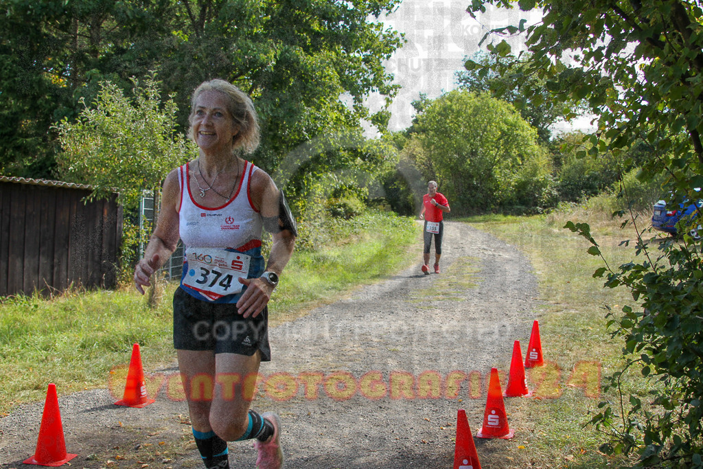 250830_1217_EV4_3953 | Sportfotografie im Rhein-Sieg Kreis, Köln, Bonn, NRW, Rheinland Pfalz, Hessen, etc. Unser Tätigkeitsfeld umfasst den Laufsport vom Volkslauf über den Marathon, Duathlon, Triathon bis zum Ultralauf wie Kölnpfad Ultra oder Schindertrail.