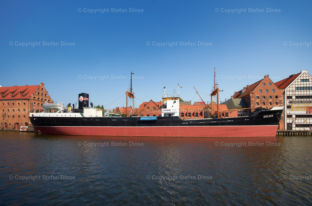 _DSC0244 | Findlinge im Eis, Zeesenboote bei der Traditionsregatta, eine Seebrücke im Sonnenaufgang - mit den Bildern aus dieser Galerie erhalten Sie wunderschöne Aufnahmen über das ganze Jahr. Ein tolles Produkt zum Verschenken, Werben oder zum Träumen vom nächsten - Realisiert mit Pictrs.com