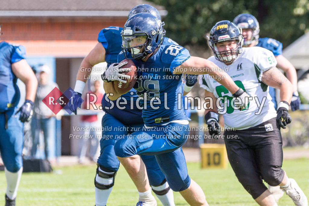 American Football, Saison 2022, Regionalliga Nord, Hamburg Blue Devils - Oldenburg Knights, Dr.-Hermann-Schnell-Sportplatz (Hamburg), 06.08.2022, 07. Gameweek | Marius Fiedler (#28, Blue Devils, RB)