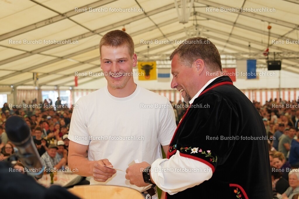 88 | René Burch leidenschaftlicher Fotograf aus Kerns in Obwalden.  Hier finden sie Sport, Landschaft und Natur Fotografie.
 - Realisiert mit Pictrs.com