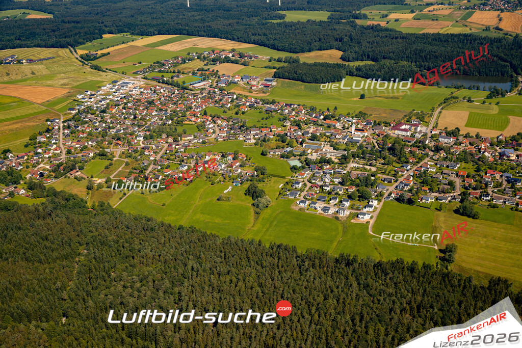 Das Luftbild zeigt :  Rosenberg - Die Luftaufnahme wurde 2024 vom UL-Flugzeug aus erstellt ( keine Drohne ) - Hochauflösende Luftaufnahme - Für grossformatige Ausdrucke geeignet. Die Geschenkidee !Mit Lizenz und Bildrechte bestellbar