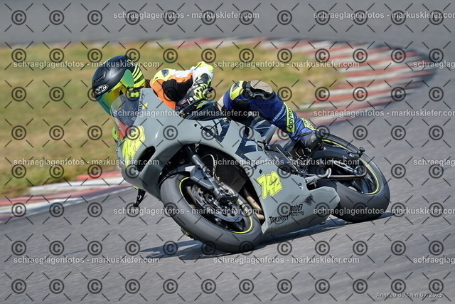 25bt04-1732 | markuskiefer.com - Realisiert mit Pictrs.com