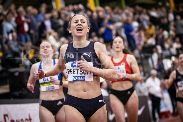 Deutsche Leichtathletik-Hallenmeisterschaften; Dortmund, 01.03.2026 | Svenja Pfetsch (Munich Athletics) gewinnt über 200m und ist Deutsche Hallenmeisterin und schreit vor Freude; Deutsche Leichtathletik-Hallenmeisterschaften am 01.03.2026 in der Helmut-Körnig-Halle in Dortmund. 