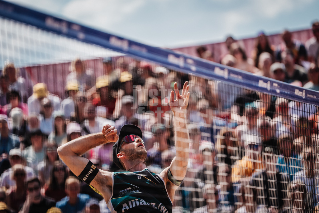 Beachvolleyball | Männer | Allianz German Beach Tour 2025 | Tourstop Düsseldorf | 17.05.2025 | Clemens Wickler beim Angriff