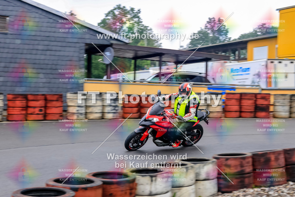 _TCM3108 | Hier findet Ihr Bilder von Touristenfahrten auf der Nürburgring Nordschleife oder von anderen Veranstaltungen die ich besucht habe. Viel Spass beim Durch Schauen 