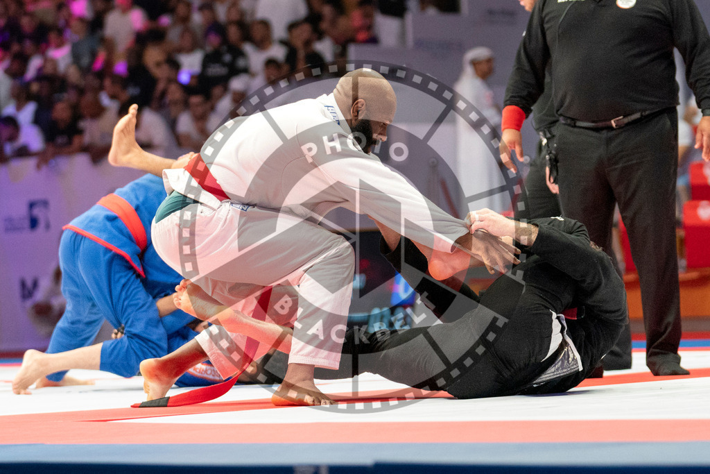 20231109PBB4587 | Fighters compete during the AJP World Professional Championship in the Mubadala Arena in Abu Dhabi, Arab United Emirates, on November 9, 2023.