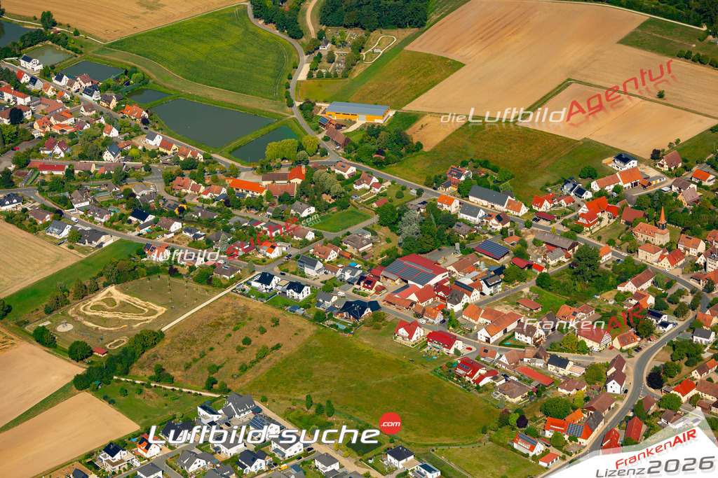 Das Luftbild zeigt :  Oberreichenbach - Die Luftaufnahme wurde 2024 vom UL-Flugzeug aus erstellt ( keine Drohne ) - Hochauflösende Luftaufnahme - Für grossformatige Ausdrucke geeignet. Die Geschenkidee !Mit Lizenz und Bildrechte bestellbar