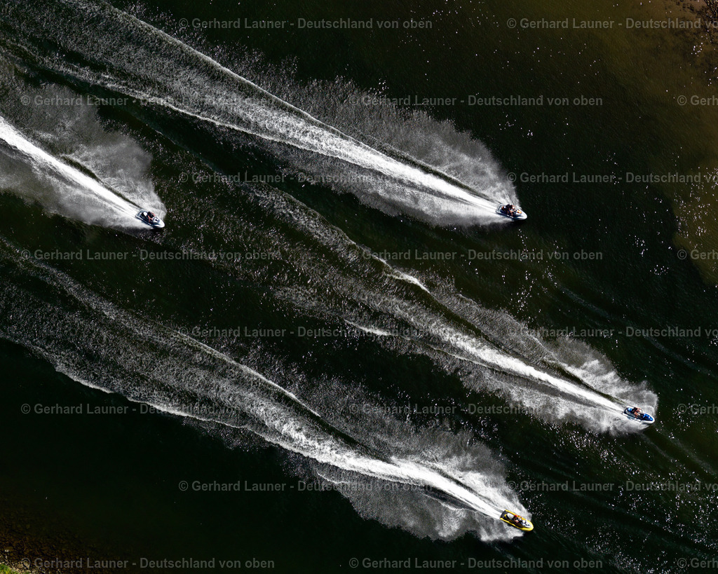 3197364 | Motorbootrennen auf der Mosel bei Bruttig