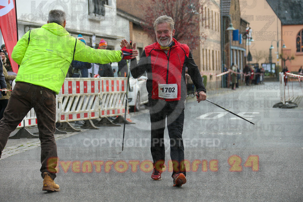 221127_1146_EX1_1772 | Sportfotografie im Rhein-Sieg Kreis, Köln, Bonn, NRW, Rheinland Pfalz, Hessen, etc. Unser Tätigkeitsfeld umfasst den Laufsport vom Volkslauf über den Marathon, Duathlon, Triathon bis zum Ultralauf wie Kölnpfad Ultra oder Schindertrail.