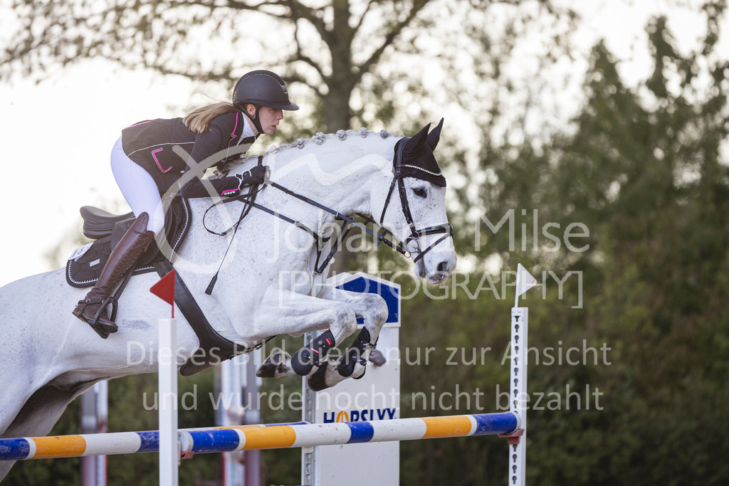 240424_Lemwerder_Stil-L-252 | Deine schönsten Turniermomente als professionelle Fotos! Entdecke hochwertige Pferdesport-Fotografie im Online-Shop. Jetzt Fotos finden & bestellen!