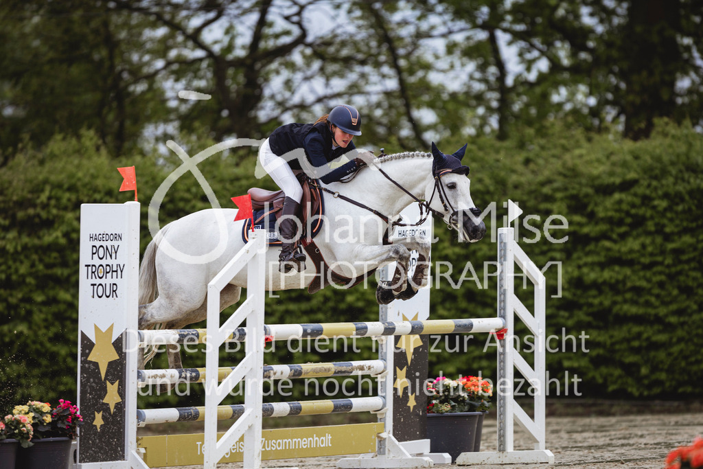 240426_Olfen-Vinnum_PonyTrophy-258 | Deine schönsten Turniermomente als professionelle Fotos! Entdecke hochwertige Pferdesport-Fotografie im Online-Shop. Jetzt Fotos finden & bestellen!