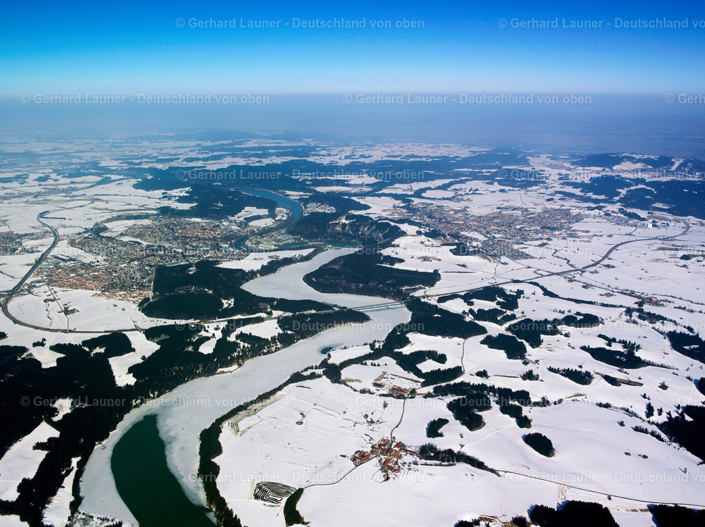 26B0366 | Landschaft mit Lech bei  Schongau, Peiting im Winter