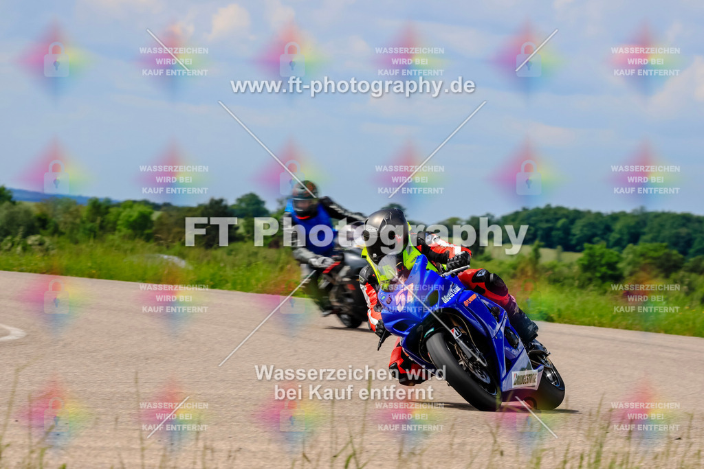 MotoTeam-0745 | Hier findet Ihr Bilder von Touristenfahrten auf der Nürburgring Nordschleife oder von anderen Veranstaltungen die ich besucht habe. Viel Spass beim Durch Schauen 