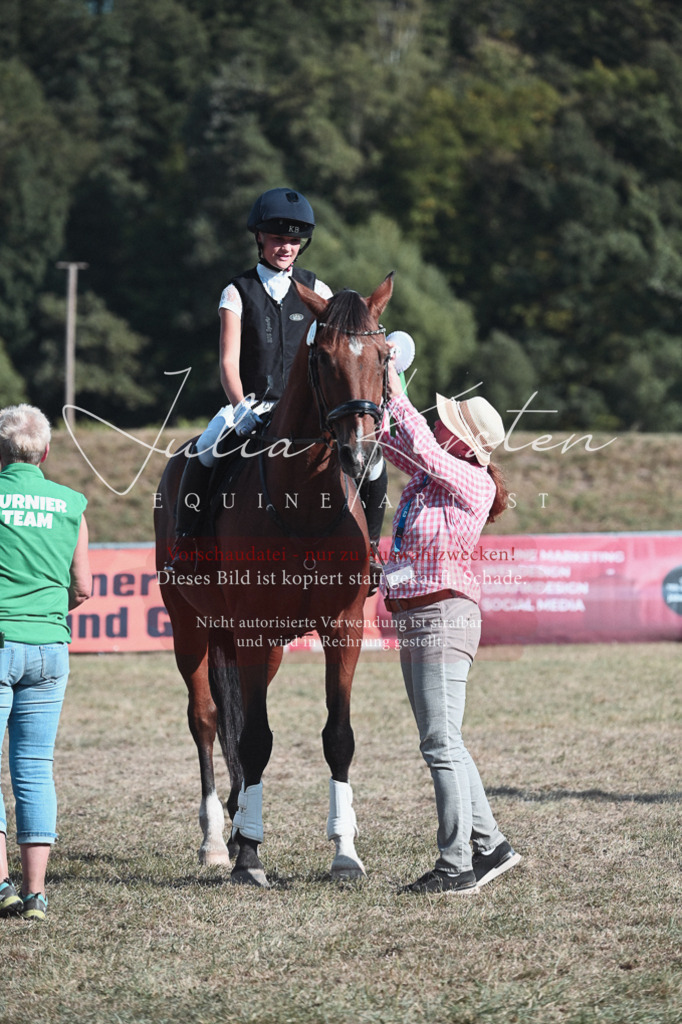 DSC_8866 | Pferde- und Turnierfotografie in Westsachsen. Pferdeportraits, Auftragszeichnungen und intuitive Kunst.