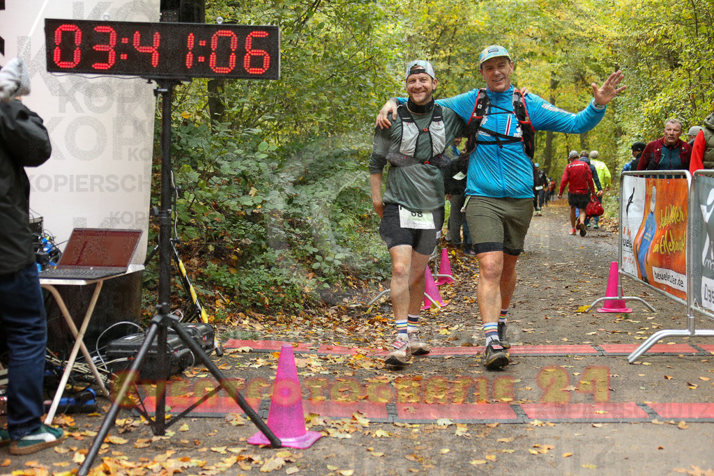 251026_1342_EX1_3897 | Sportfotografie im Rhein-Sieg Kreis, Köln, Bonn, NRW, Rheinland Pfalz, Hessen, etc. Unser Tätigkeitsfeld umfasst den Laufsport vom Volkslauf über den Marathon, Duathlon, Triathon bis zum Ultralauf wie Kölnpfad Ultra oder Schindertrail.