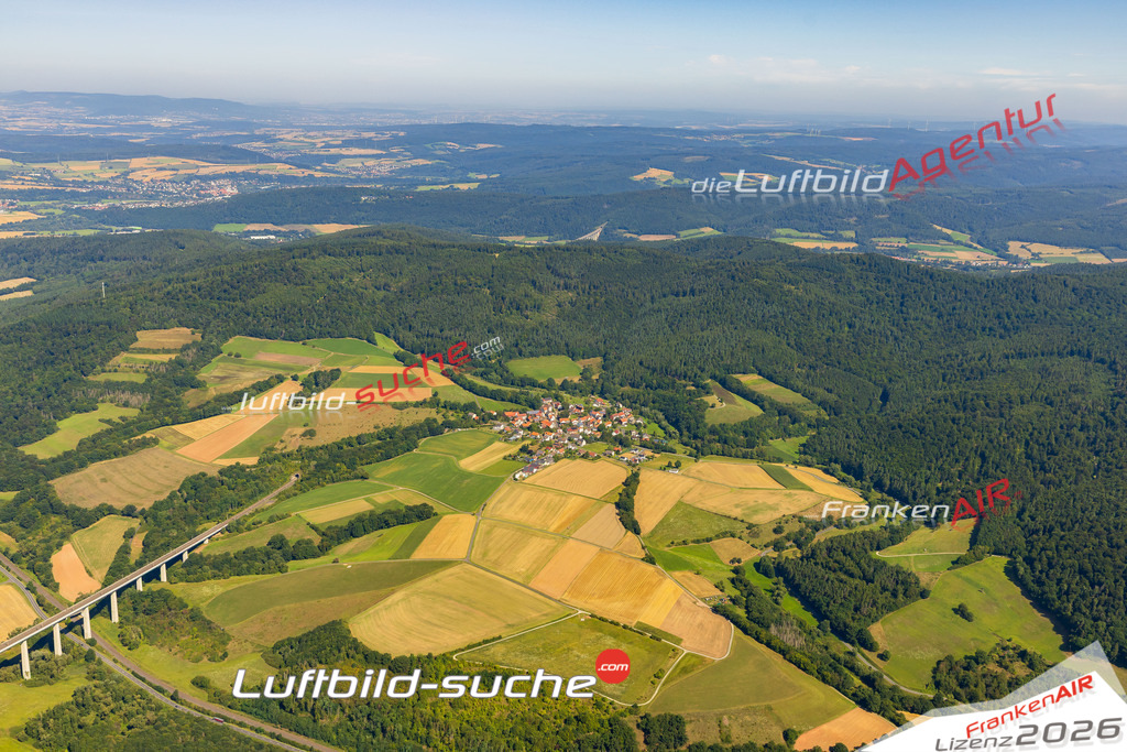 Luftaufnahme Heina Morschen - Die Luftaufnahme wurde 2025 vom UL-Flugzeug heraus erstellt ( ohne Drohne ) - Hochauflösende Luftaufnahme - für professionelle Ausdrucke geeignet. Die Geschenkidee !Mit Lizenz und Bildrechte bestellbar