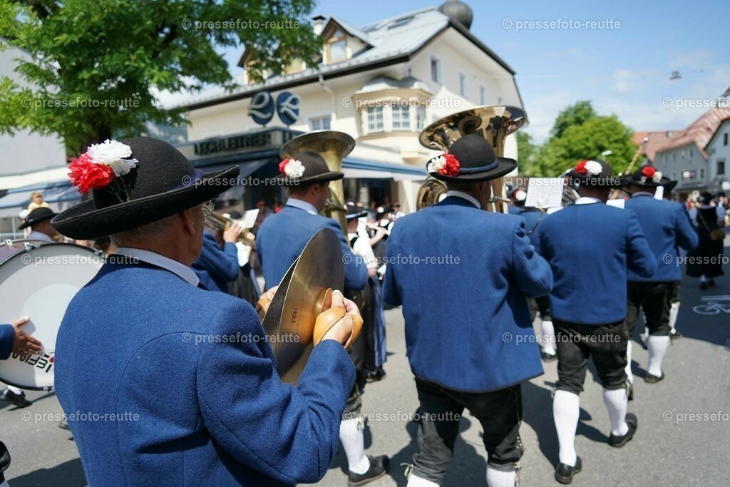 11e-HAESELGEHR-Bundesmusikfest-2023-Juni16-Reutte-DSC06474 | Info aus dem Bezirk Reutte/Ausserfern Tirol sowie eine umfangreiche Bilddatenbank über die gesamte Region: Lechtal, Talkessel Reutte, Tannheimertal, Zwischentoren. Lech, Plansee, Zugspitze, Grenztunnel, B179, Fernpassstraße, Verkehr, Lawinen, Tradition, - Realisiert mit Pictrs.com