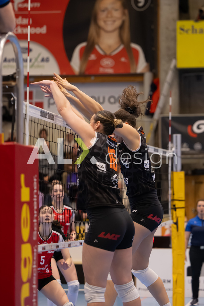Volleyball I Frauen I Saison 2025-2026 I Volleyball NLA | Women I Round 16 I VC Kanti Schaffhausen - Viteos NUC I 31.01.2026 | 16 Scambray Tia (US) (Viteos NUC) – Außenangriff - Realisiert mit Pictrs.com
