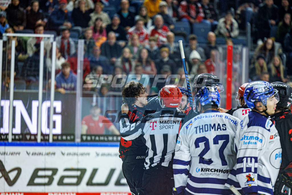 Iserlohn Roosters - Koelner Haie | 
DEL: Iserlohn Roosters - Koelner Haie - Realisiert mit Pictrs.com