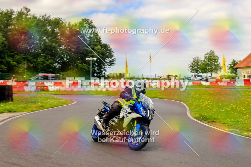 VBK-8221 | Hier findet Ihr Bilder von Touristenfahrten auf der Nürburgring Nordschleife oder von anderen Veranstaltungen die ich besucht habe. Viel Spass beim Durch Schauen 