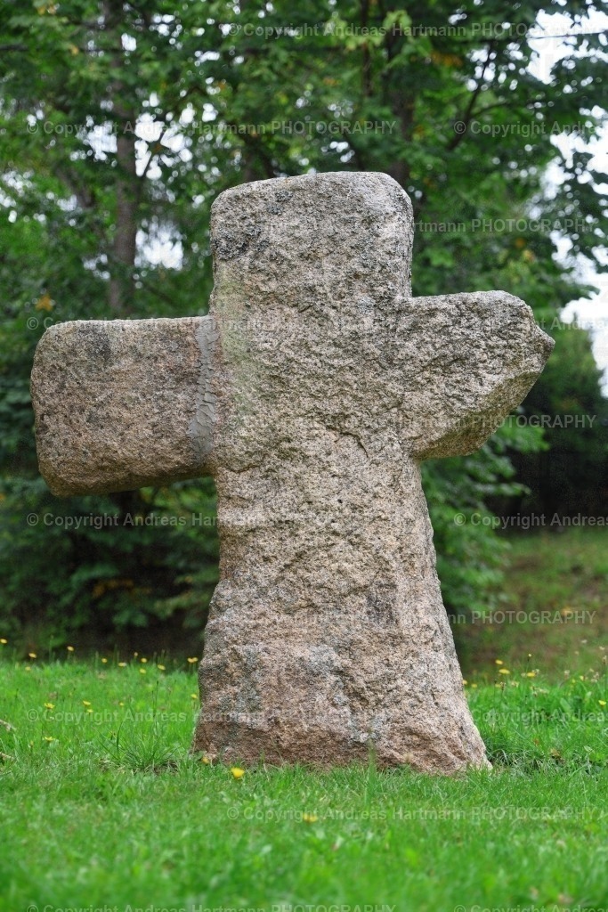 Steinkreuz in Novy Kostel | Steinkreuz in Novy Kostel bei Cheb - Realisiert mit Pictrs.com