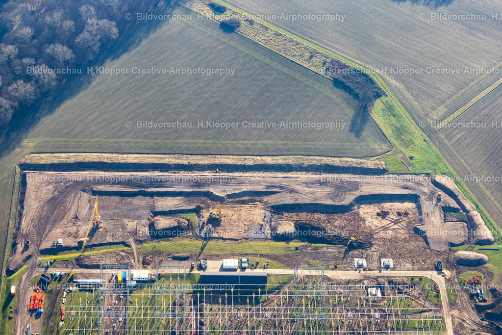 Luftbild Krefeld-8594 | Luftbildfotografie Baustellen- Gelände zur Erweiterung des Umspannwerkes zur Spannungs- Wandlung und elektrischen Strom- Versorgung an der Straße Charlottering in Krefeld im Ruhrgebiet im Bundesland Nordrhein-Westfalen, Deutschland - Realisiert mit Pictrs.com