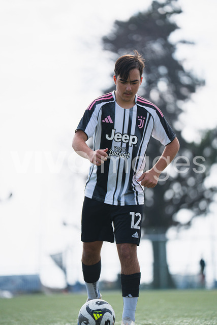juv_lut_fmachado-0079 | Images from the Juniors B match between Juventus Academy and FC Lutry, played on 18 March 2026 in Lutry, Switzerland, featuring players, coaching staff and match action throughout the game.