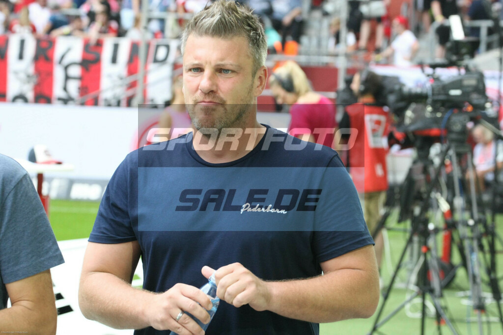 Fortuna Düsseldorf - SC Paderborn | Lukas Kwasniok (Trainer SC Paderborn) - © Sportfoto-Sale (MK) - Realisiert mit Pictrs.com