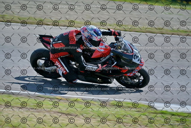 26BT02-0301 | markuskiefer.com - Realisiert mit Pictrs.com