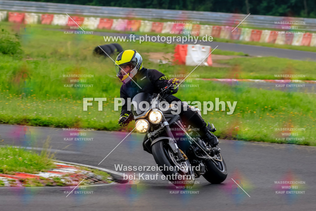 VBK-6517 | Hier findet Ihr Bilder von Touristenfahrten auf der Nürburgring Nordschleife oder von anderen Veranstaltungen die ich besucht habe. Viel Spass beim Durch Schauen 