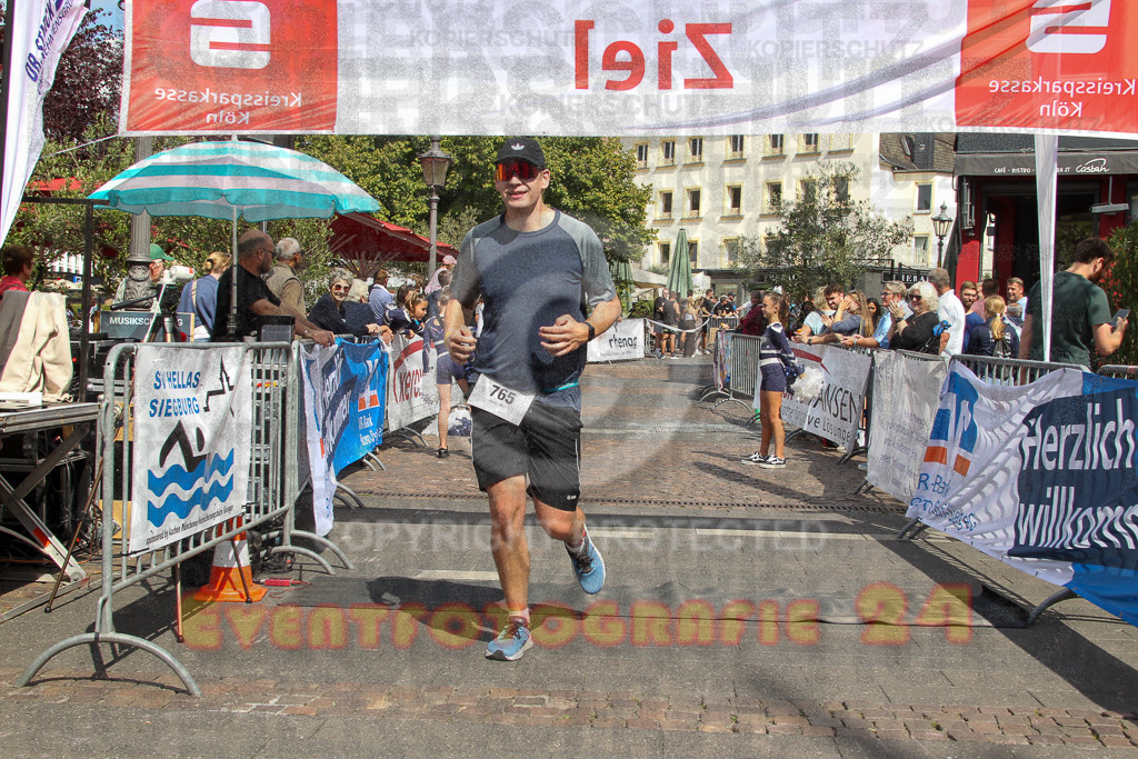 250824_1509_EV4_2713 | Sportfotografie im Rhein-Sieg Kreis, Köln, Bonn, NRW, Rheinland Pfalz, Hessen, etc. Unser Tätigkeitsfeld umfasst den Laufsport vom Volkslauf über den Marathon, Duathlon, Triathon bis zum Ultralauf wie Kölnpfad Ultra oder Schindertrail.