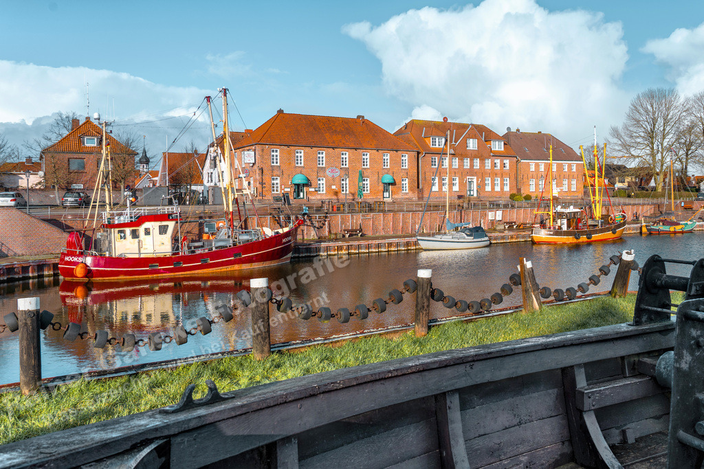 031 Hooksiel Alter Hafen - 17-01-2023 -R Ganske | Onlineshop mit Bildern von Stränden, Häfen und Meer. Leinwände, Poster, Kalender und andere Materialien erhältlich. Kommerzielle Lizenzen möglich.  - Realisiert mit Pictrs.com