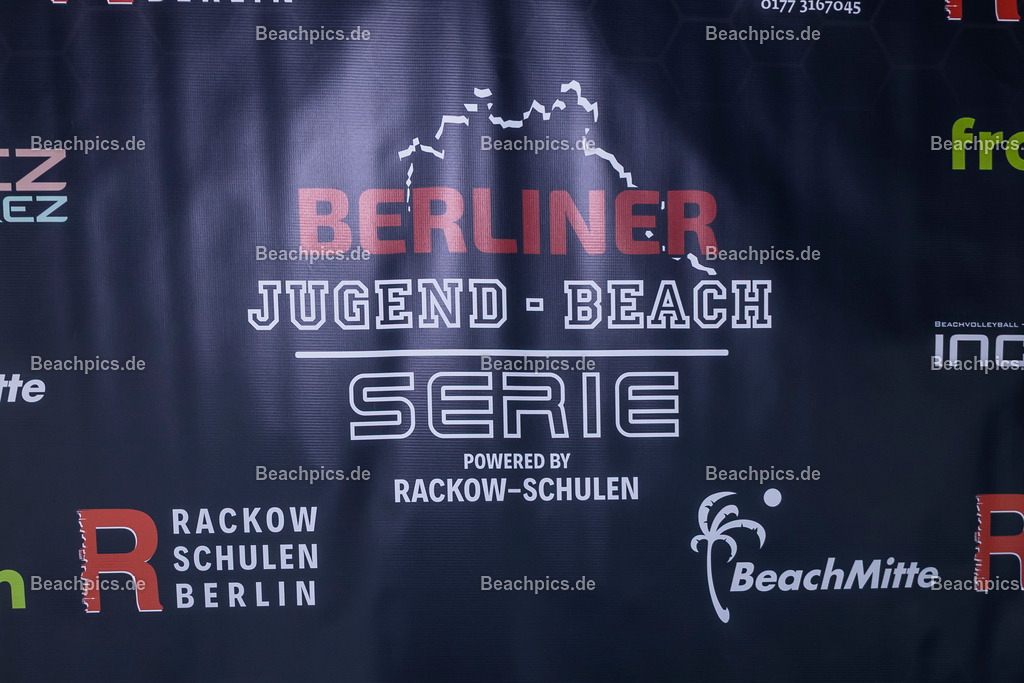 2025-200076300-Jugend-Beach-Serie-Turnier | Pinar Atalay, Bundeskanzler Friedrich Merz 31.05.2025; Berlin Foto: Gerold Rebsch - www.beachpics.de