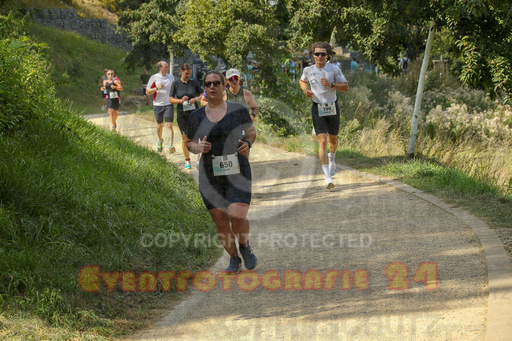250824_1454_EX1_7958 | Sportfotografie im Rhein-Sieg Kreis, Köln, Bonn, NRW, Rheinland Pfalz, Hessen, etc. Unser Tätigkeitsfeld umfasst den Laufsport vom Volkslauf über den Marathon, Duathlon, Triathon bis zum Ultralauf wie Kölnpfad Ultra oder Schindertrail.
