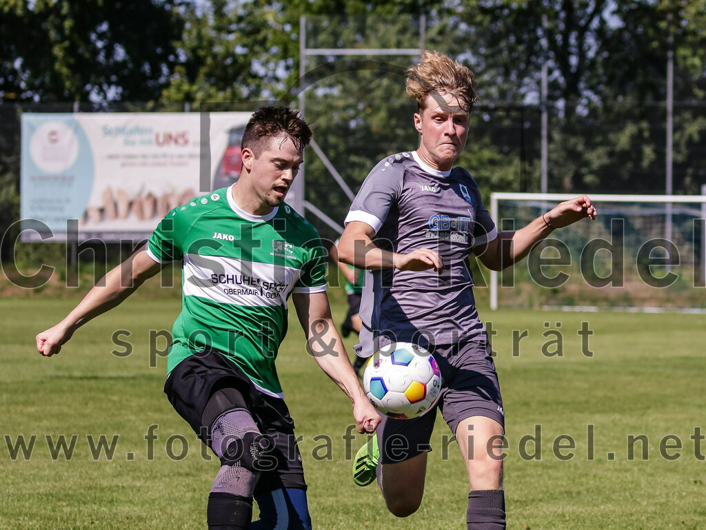 2023-08-20_068_SV_Hohenlinden_gegen_SV_Buch | Hohenlinden, Deutschland, 20.08.2023:
Fußball, A-Klasse 2023 / 2024, 1. Spieltag, SV Hohenlinden gegen SV Bruck, Endergebnis: 5:1

Christian Weigl (SV Bruck, #2), Tobias Fels (SV Hohenlinden, #20)

Foto: Christian Riedel / fotografie-riedel.net