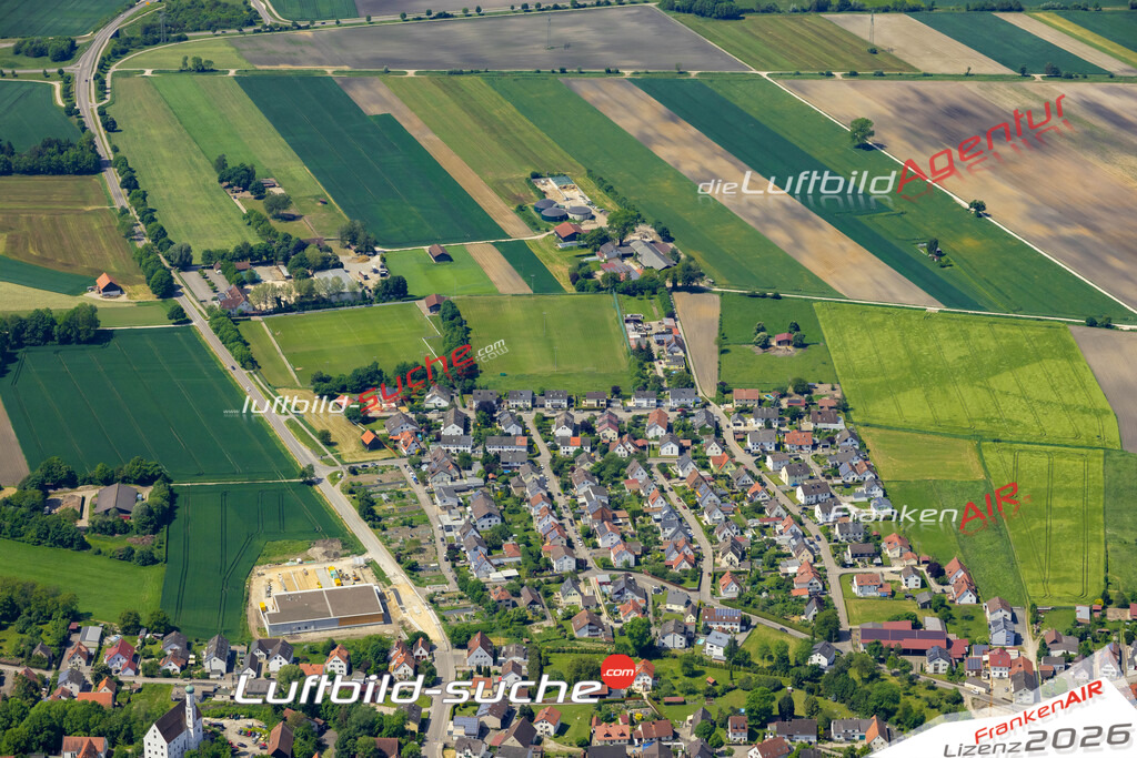 Das Luftbild zeigt Stätzling Herbststrasse Friedberg - Die Luftaufnahme wurde 2023 vom UL-Flugzeug aus erstellt ( keine Drohne ) - Hochauflösende Luftaufnahme - Für grossformatige Ausdrucke geeignet. Die Geschenkidee !Mit Lizenz und Bildrechte bestellbar
