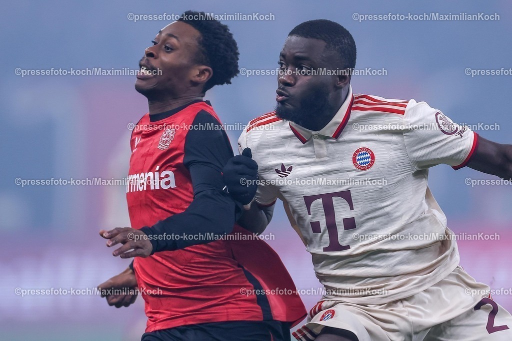 Lev15022501198 | 15.02.2025, Fußball, Bayer 04 Leverkusen - FC Bayern München, 1. Fußball Bundesliga, 22. Spieltag, BayArena, Saison 2024 2025: Nathan Tella (Bayer04 Leverkusen #19) im Zweikampf gegen Dayot Upamecano (FC Bayern #2)DFB regulations prohibit any use of photographs as image sequences and or quasi-video.