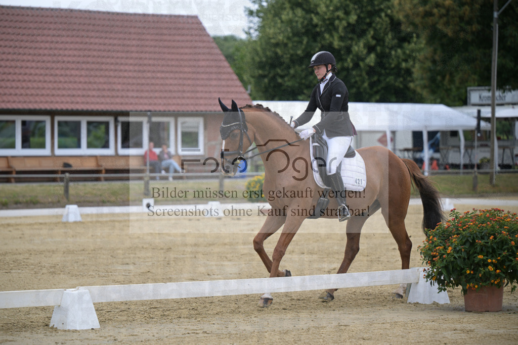 DOS_7273 | Entdecke hochwertige Reitturnierfotos von Foto Oger. Professionell, emotional und authentisch – jetzt Lieblingsmomente im Shop bestellen.Deutschlandweite Turnierfotografie. - Realisiert mit Pictrs.com