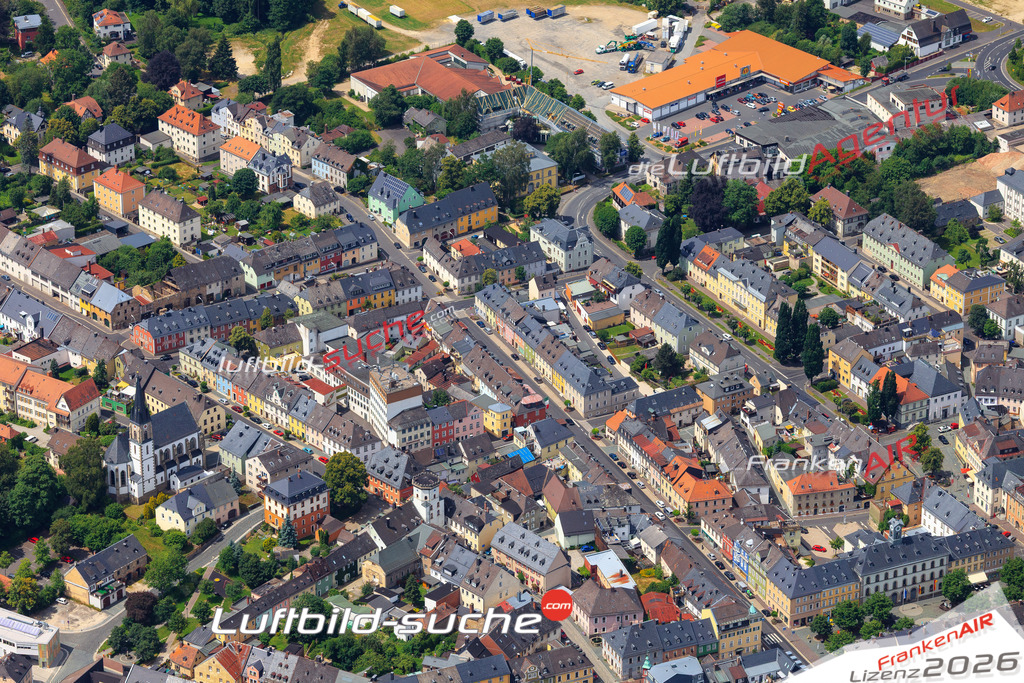 Die Luftaufnahme der Stadt Wunsiedel wurde vom UL-Flugzeug heraus erstellt ( keine Drohne )- hohe Auflösung für beste Qualität