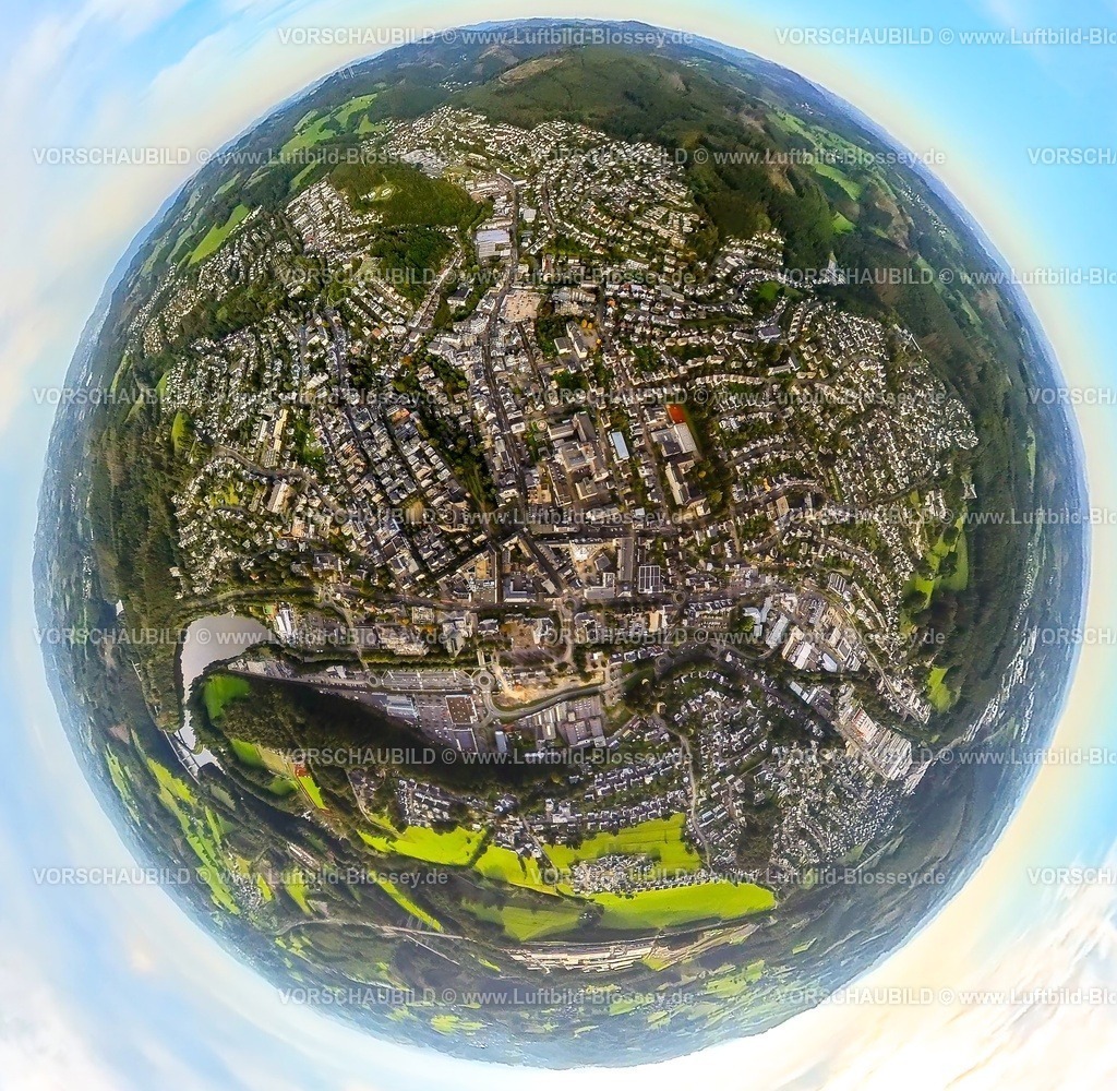 Olpe230990443Stadtmitte | Luftbild, Stadtmitte Innenstadtansicht, Fluss Bigge, Erdkugel, Fisheye Aufnahme, Fischaugen Aufnahme, 360 Grad Aufnahme, tiny world, Olpe-Stadt, Olpe, Sauerland, Nordrhein-Westfalen, Deutschland