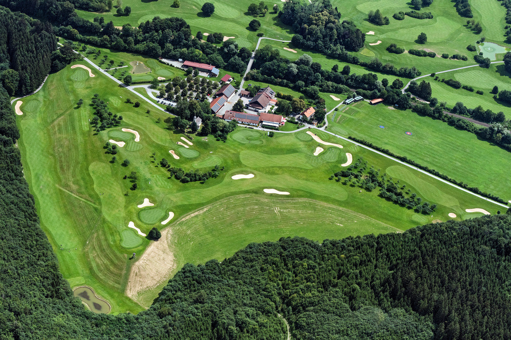 dr__0057148.jpg | STARNBERG 23.07.2020 Gelände des Golfplatz Gut Rieden in Starnberg im Bundesland Bayern, Deutschland. // Grounds of the Golf course at Gut Rieden in Starnberg in the state Bavaria, Germany. Foto: Daniel Reiter