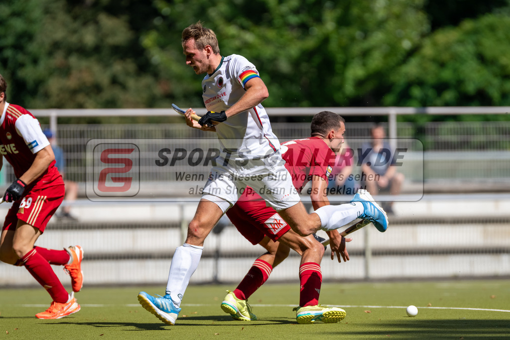 HK_20240907_105393 | 1. Bundesliga Herren RW Köln - Crefelder HTC am 7.9.2024 RW Köln, Köln , Niklas Wellen ( Crefelder HTC 10 ) , Antheus Barry ( Rot-Weiss Köln #16 )