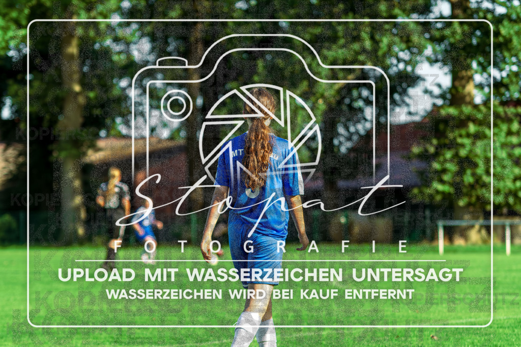SGFMTV-1001 | Yvonne Waschilowski (MTV Soltau II #05) beim Damen Kreisliga HK/CE Spiel zwischen SG Fulde und MTV Soltau 2 im Fulder Zentralstadion, Fulde (Simon Paul Stopat) - Realisiert mit Pictrs.com