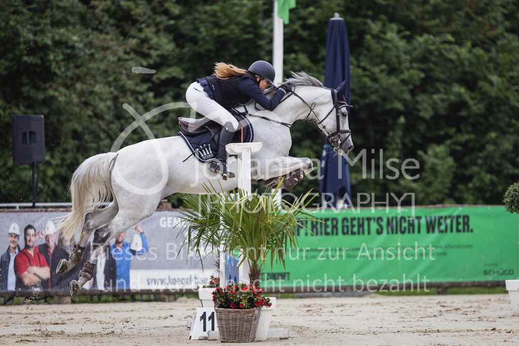 230730_BHO_M2-Spr_1-411 | Deine schönsten Turniermomente als professionelle Fotos! Entdecke hochwertige Pferdesport-Fotografie im Online-Shop. Jetzt Fotos finden & bestellen!