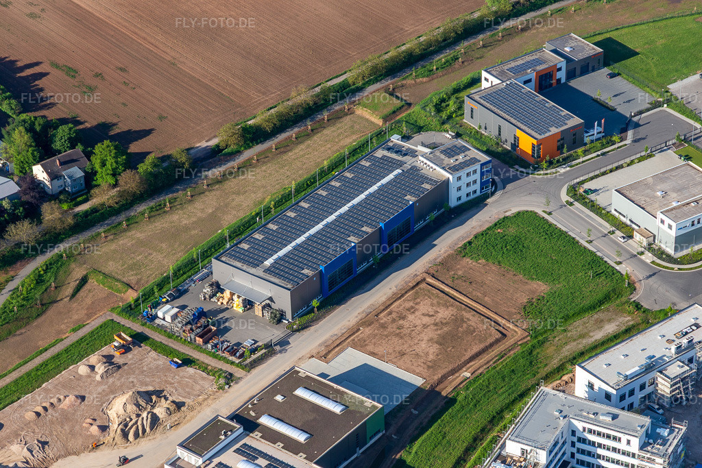 Luftbild: EmiCo Emission Control Systems GmbH im Ortsteil Queichheim in Landau im Bundesland Rheinland-Pfalz in Deutschland. Foto: IMG_131350.jpg vom 07.05.2022 durch Werner Riehm/FLY-FOTO.deEmico GmbH in Bearbeitung