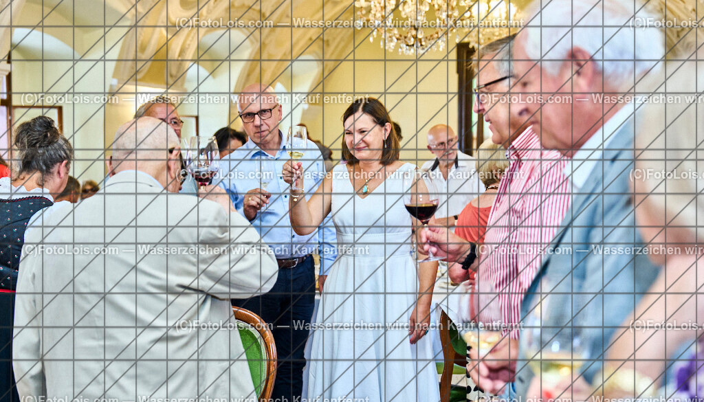 ALP9680_XXXX-Chopin-Festival_Gratulationen zum Jubilaeum | (C)FotoLois.com, Alois Spandl. XXXX. Chopin-Festival in der Kartause Gaming, DINNERKONZERT mit Vera Kostner (Violine), Manfred Wagner-Artzt (Klavier), Clara Biermasz (Klavier), Lieke Te Winkel (Violine) und Adam Javorkai (Violoncello) im Prätatensaal, Sa 17. August 2024.