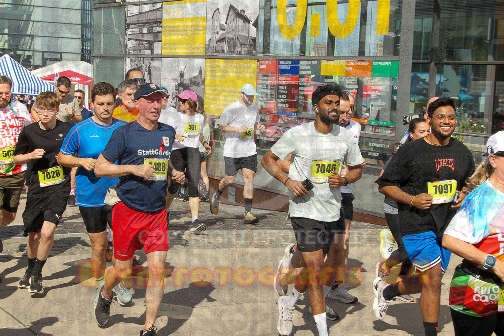250920_1430_EV4_7047 | Sportfotografie im Rhein-Sieg Kreis, Köln, Bonn, NRW, Rheinland Pfalz, Hessen, etc. Unser Tätigkeitsfeld umfasst den Laufsport vom Volkslauf über den Marathon, Duathlon, Triathon bis zum Ultralauf wie Kölnpfad Ultra oder Schindertrail.