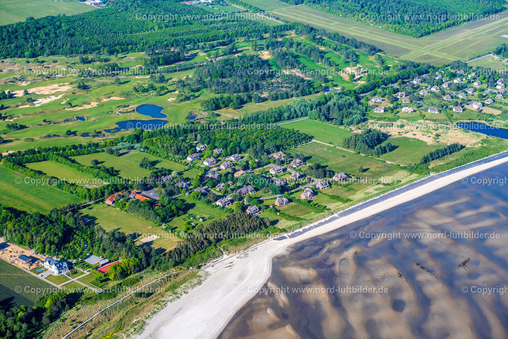 Föhr_Greveling_ELS_0830300523 | NIEBLUM 30.05.2023 Gelände des Golfplatz " Golf Club Föhr e.V. " in Nieblum auf der Insel Föhr im Bundesland Schleswig-Holstein, Deutschland. Weiterführende Informationen bei: Golf Club Föhr e.V.. // Grounds of the golf course " Golf Club Foehr e.V. " in Nieblum on the island of Foehr in the state Schleswig-Holstein, Germany. Further information at: Golf Club Foehr e.V.. Foto: Martin Elsen